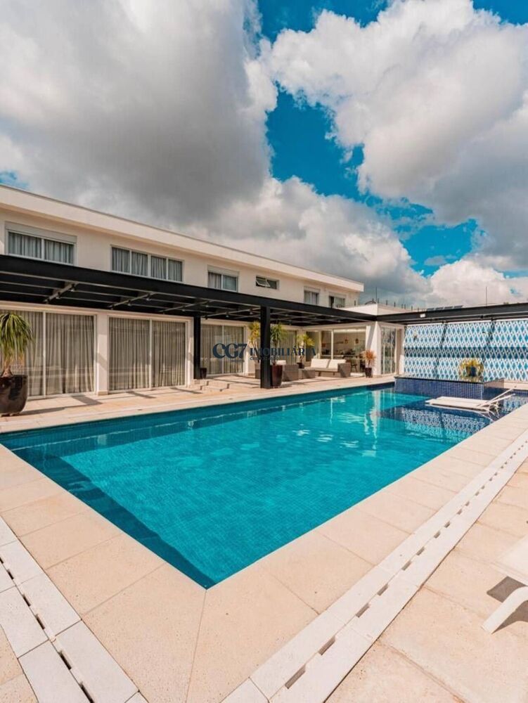 Sobrado à venda com 4 quartos, 900m² - Foto 1