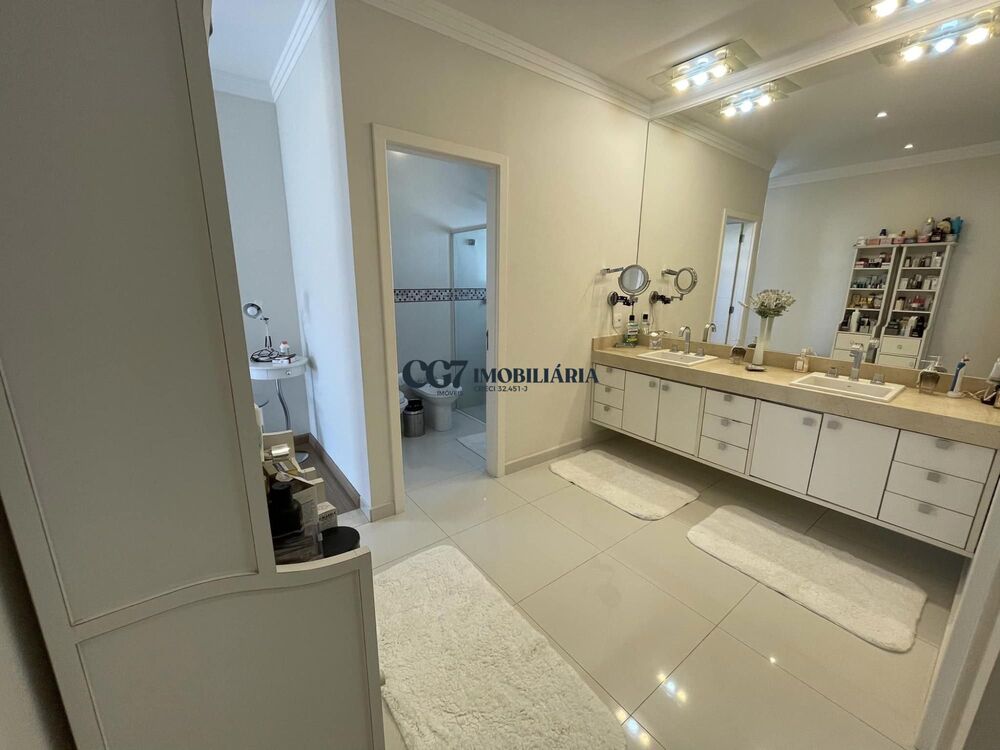 Sobrado, 4 quartos, 441 m² - Foto 1