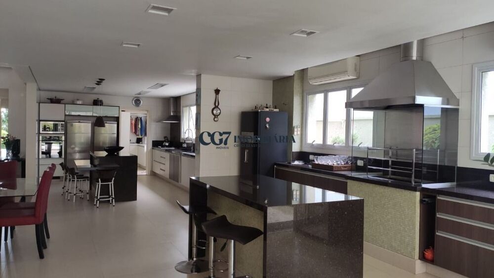 Casa de Condomínio à venda e aluguel com 3 quartos, 500m² - Foto 1