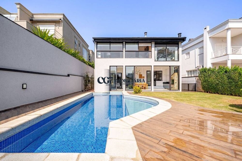 Sobrado à venda com 3 quartos, 375m² - Foto 1