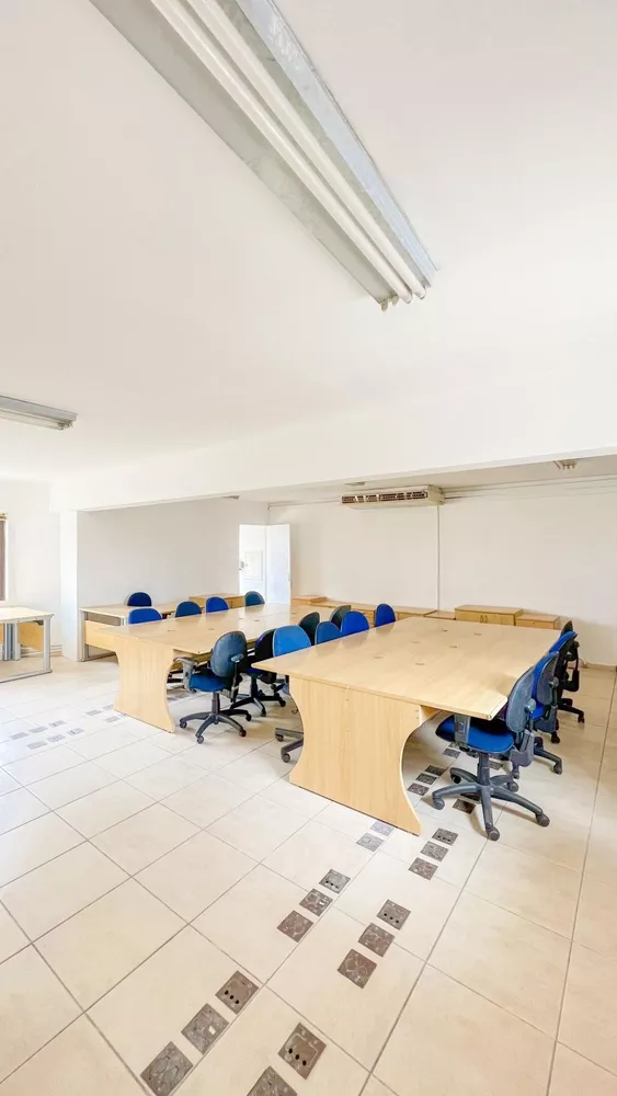 Sala-Conjunto, 300 m² - Foto 1