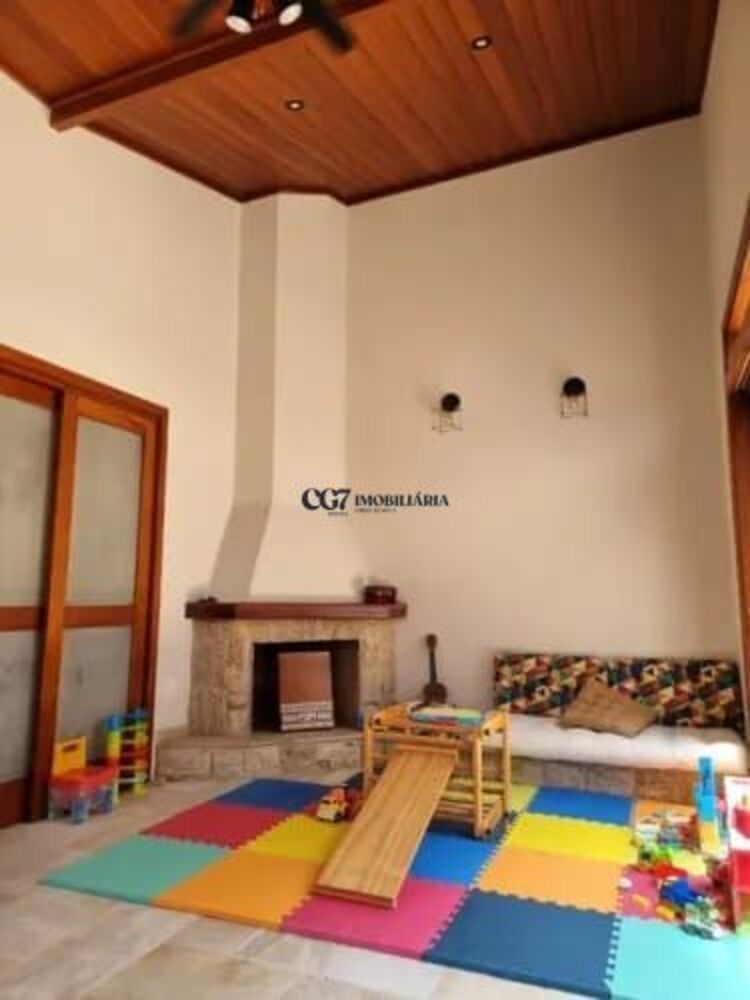 Sobrado, 3 quartos, 320 m² - Foto 1