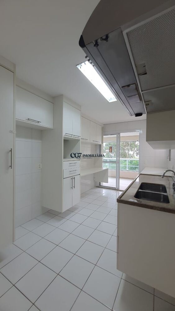 Apartamento para alugar com 3 quartos, 224m² - Foto 1