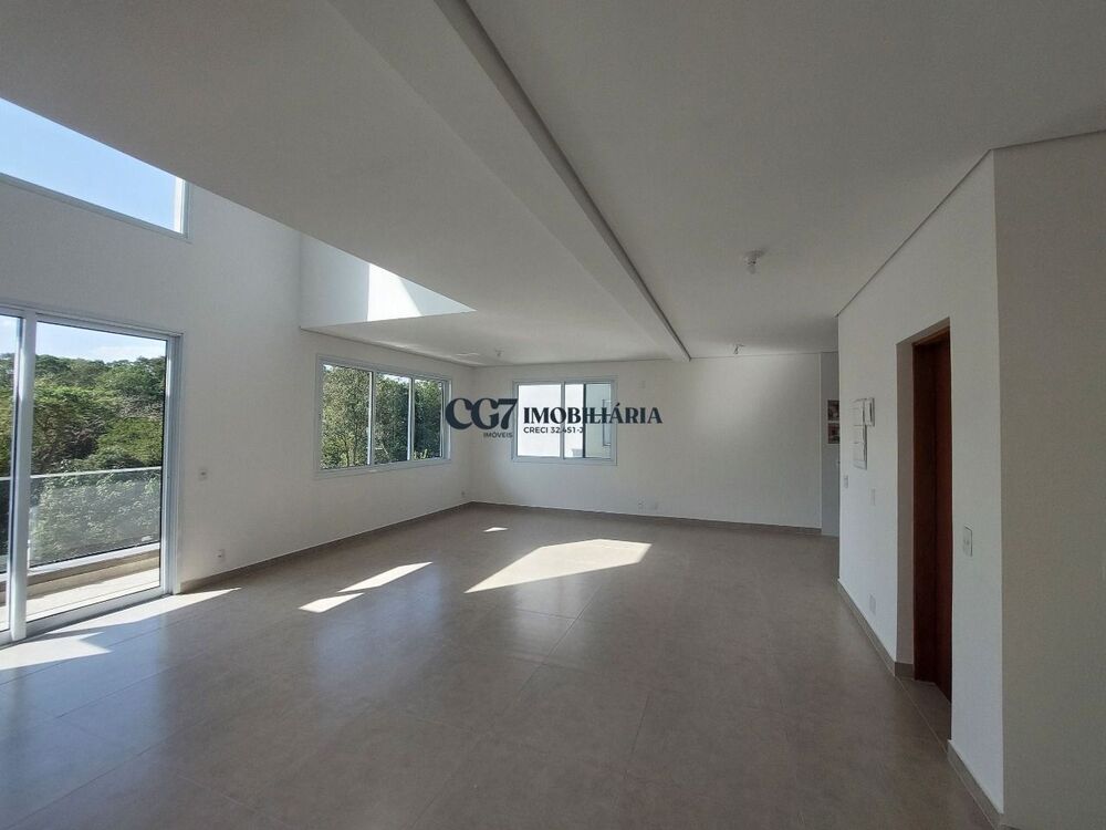 Sobrado à venda com 3 quartos, 286m² - Foto 1