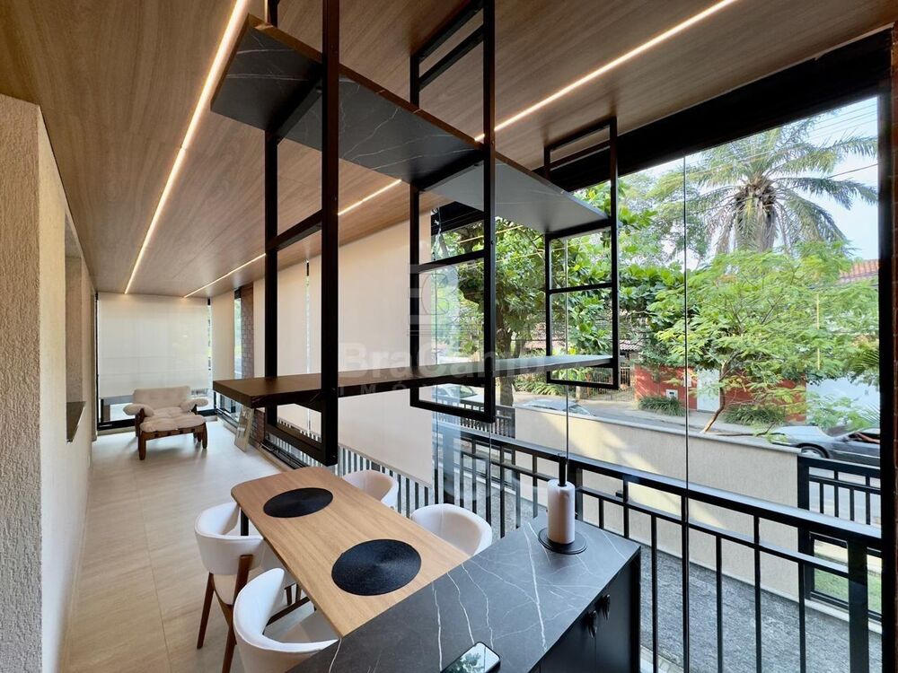 Apartamento à venda com 3 quartos, 110m² - Foto 1