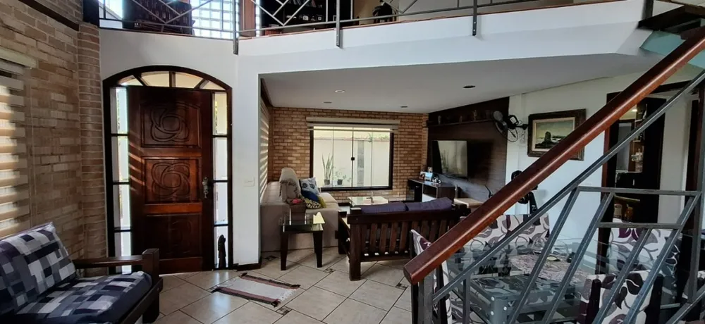 Casa, 4 quartos, 180 m² - Foto 1