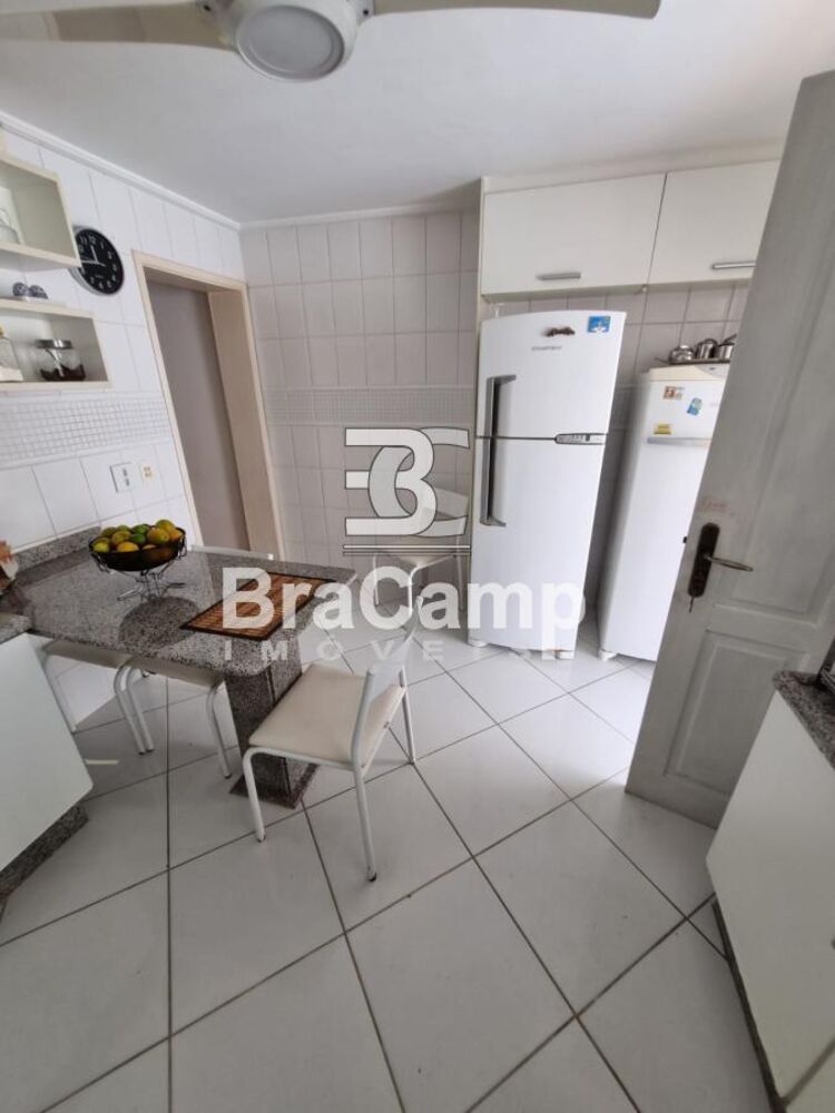 Casa à venda com 4 quartos, 225m² - Foto 3