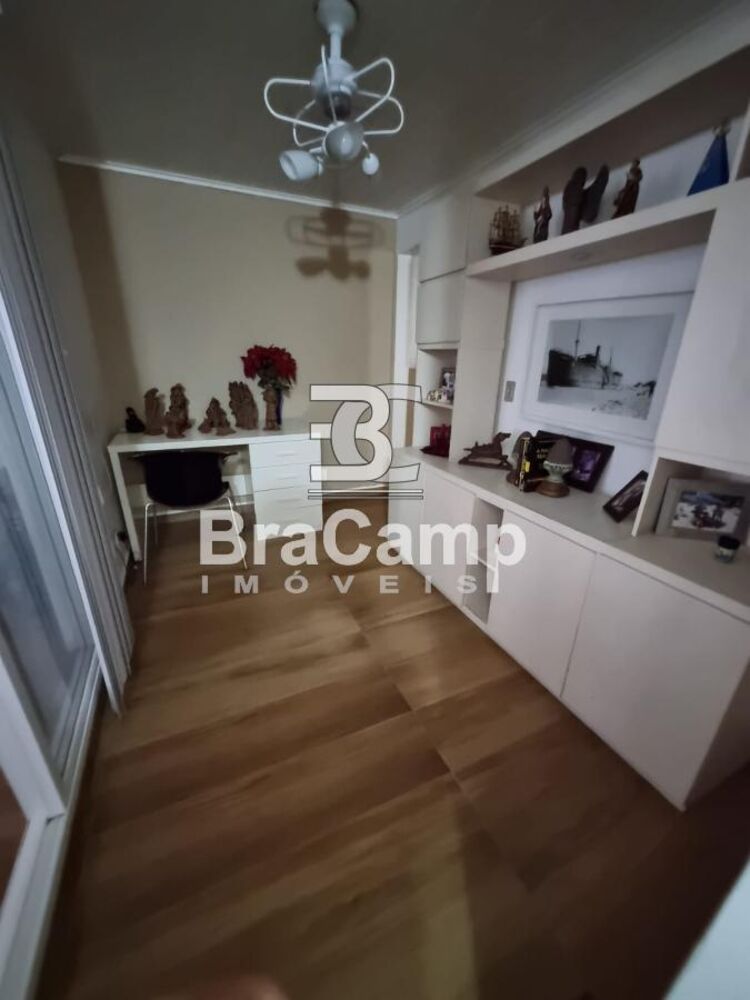 Casa à venda com 4 quartos, 225m² - Foto 9