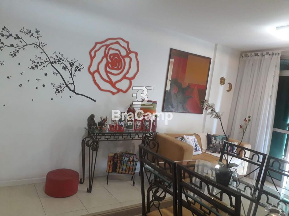 Apartamento à venda com 2 quartos, 75m² - Foto 2