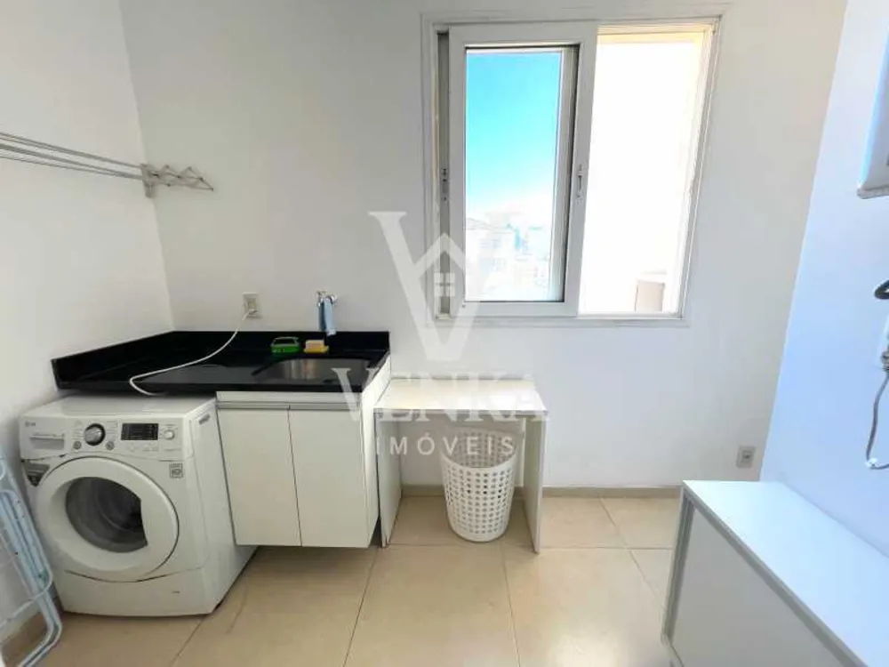 Cobertura, 3 quartos, 239 m² - Foto 2