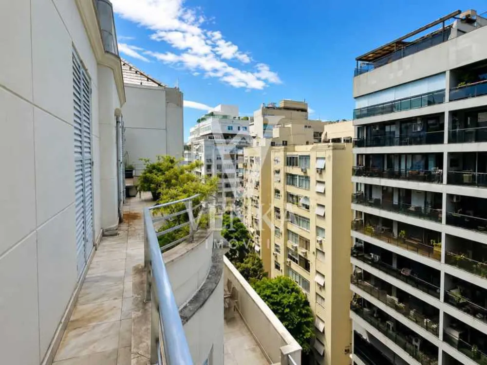 Cobertura, 3 quartos, 210 m² - Foto 2