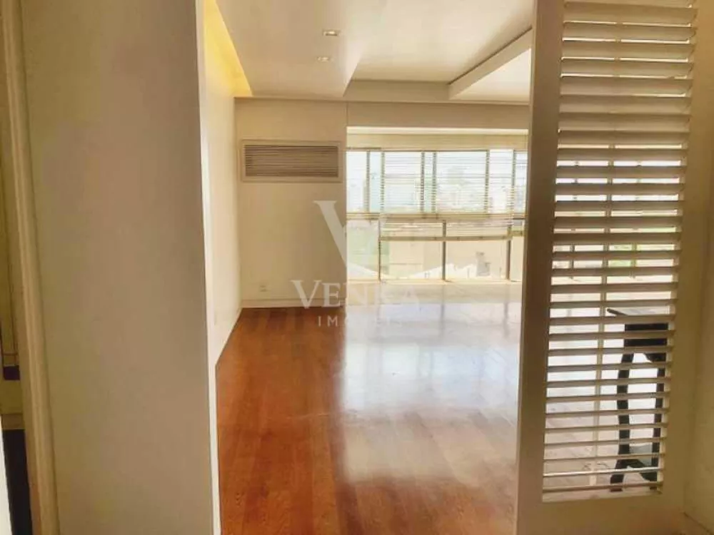 Apartamento, 3 quartos, 257 m² - Foto 1
