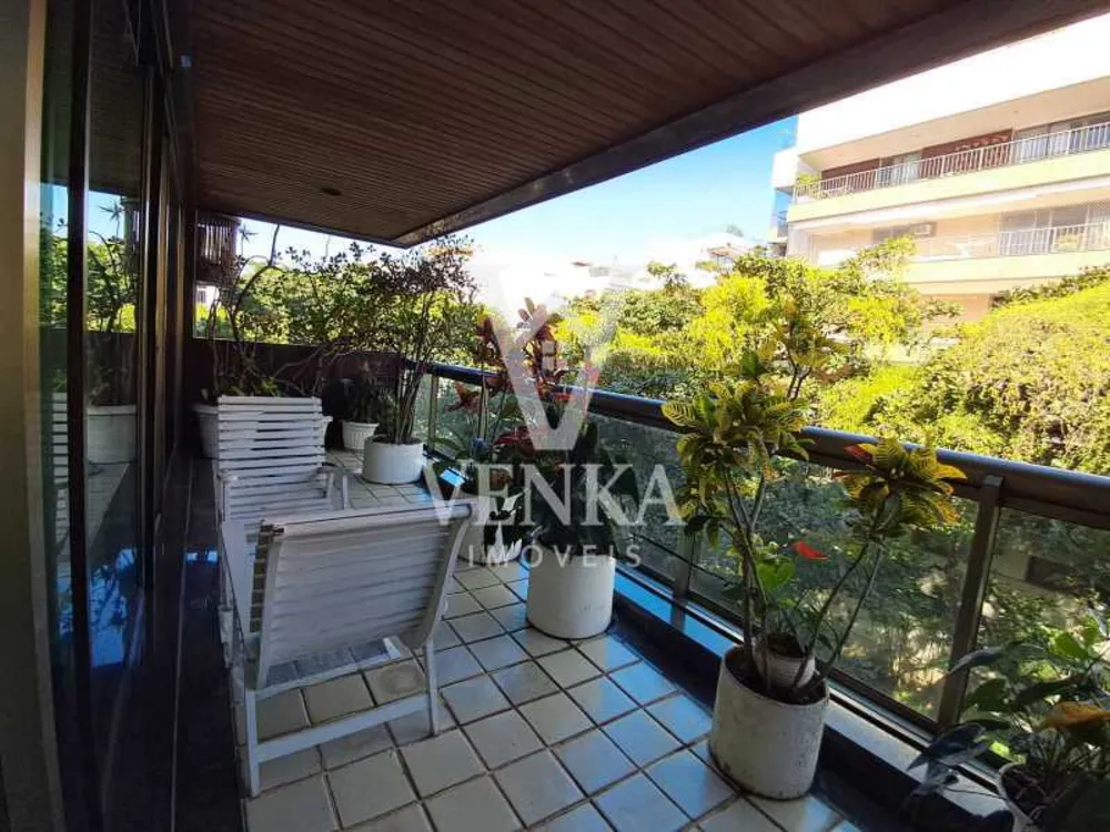 Apartamento, 3 quartos, 200 m² - Foto 1