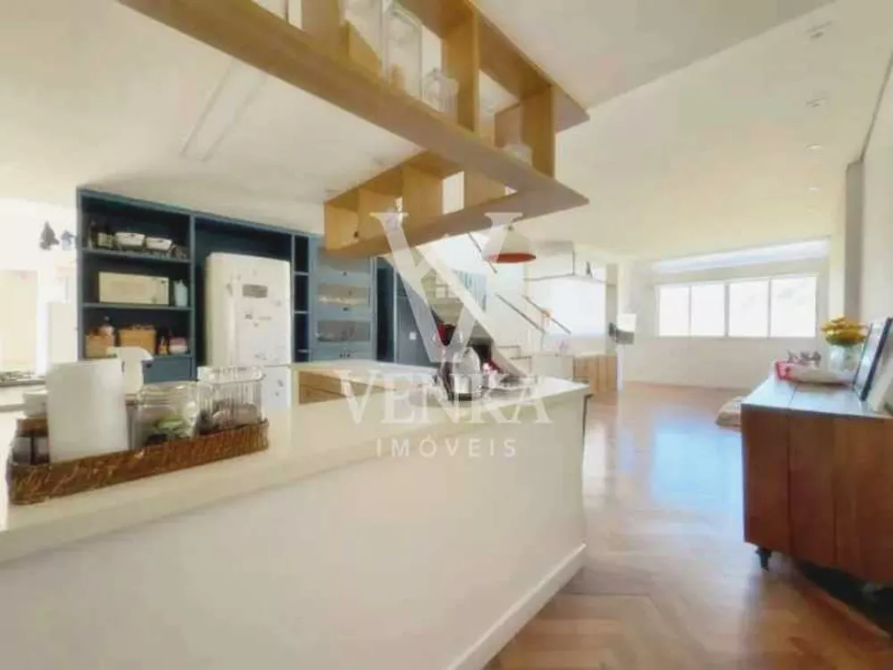 Cobertura, 3 quartos, 216 m² - Foto 1
