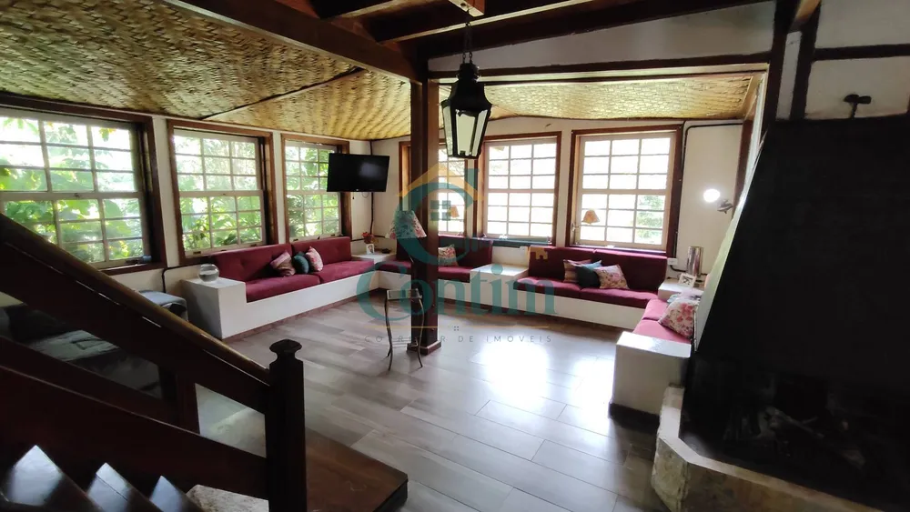 Casa, 6 quartos, 328 m² - Foto 1