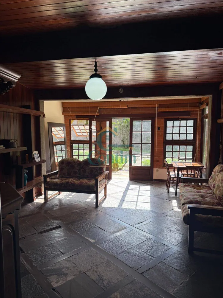 Casa, 5 quartos, 214 m² - Foto 1