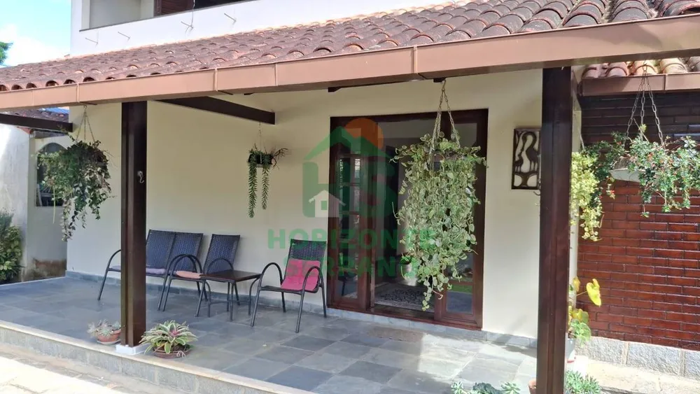 Casa, 3 quartos, 239 m² - Foto 2