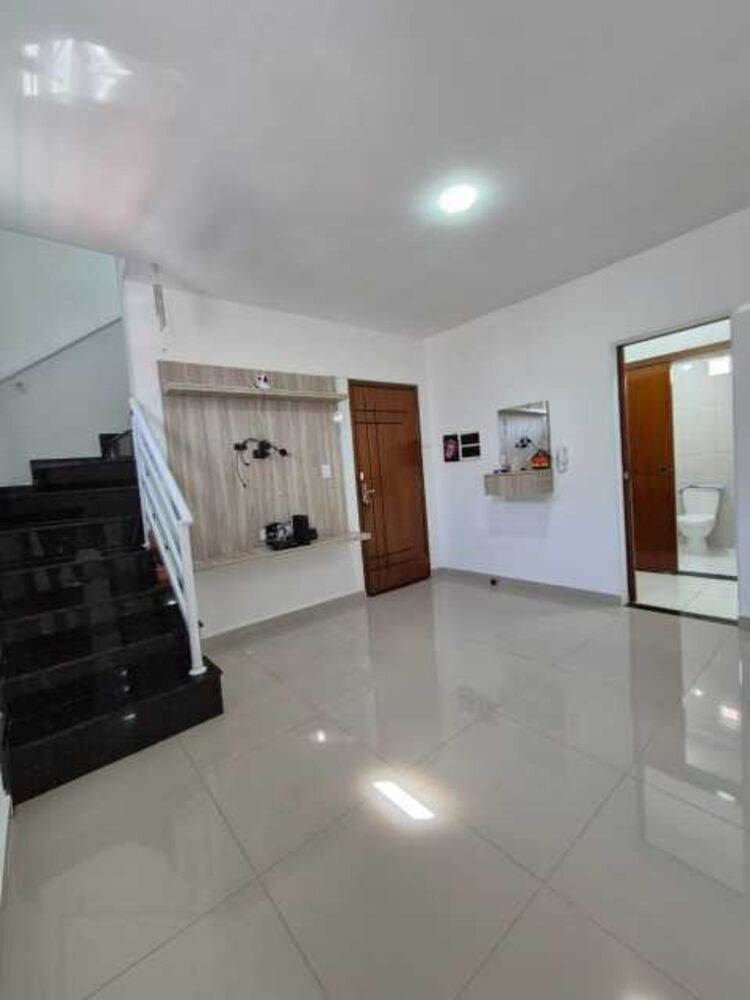 Cobertura à venda com 2 quartos, 108m² - Foto 2