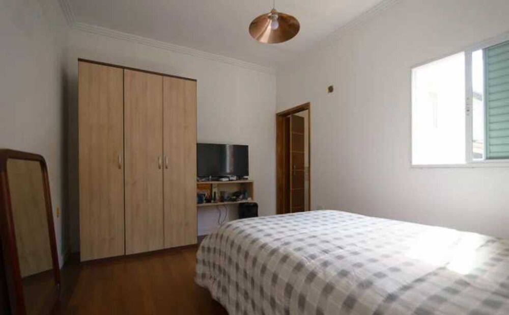 Casa à venda com 4 quartos, 274m² - Foto 2