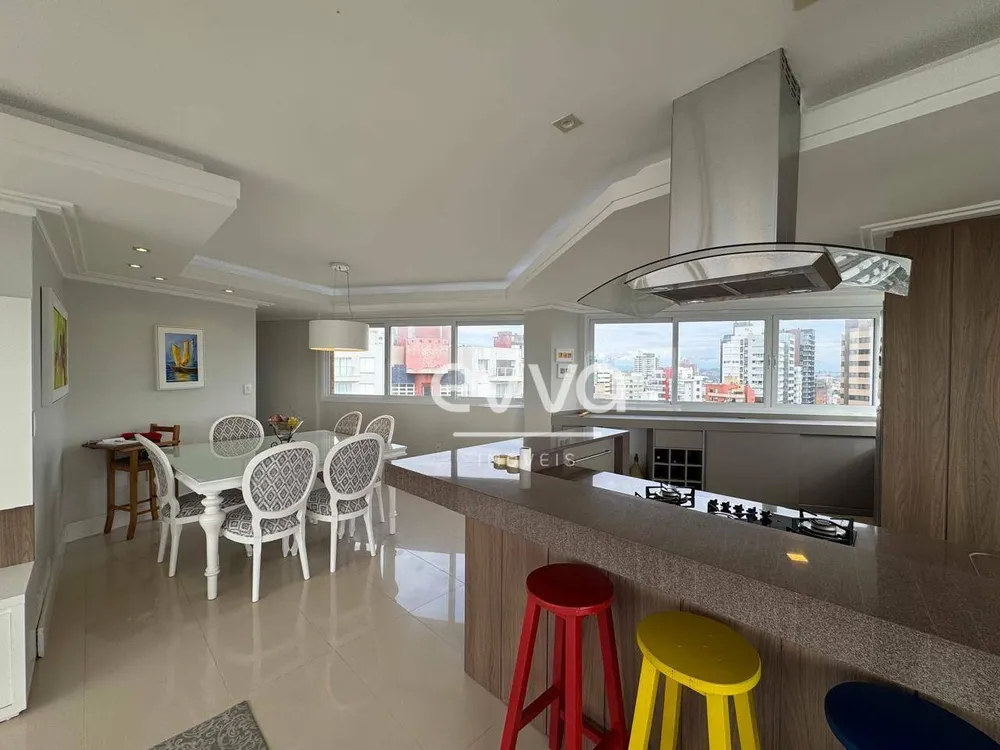 Cobertura, 3 quartos, 284 m² - Foto 2