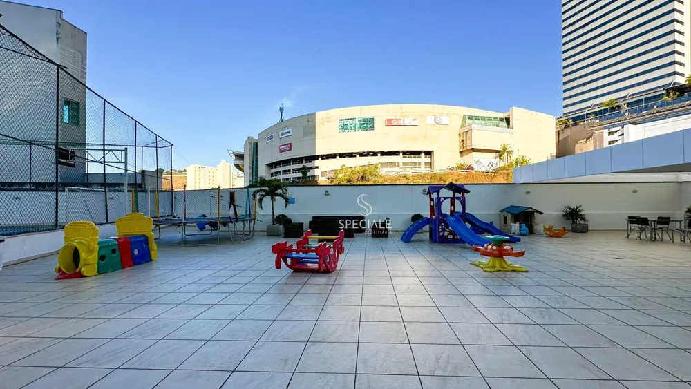 Cobertura, 3 quartos, 221 m² - Foto 2