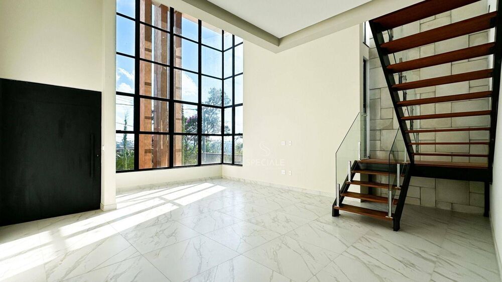 Casa de Condomínio à venda com 4 quartos, 240m² - Foto 2