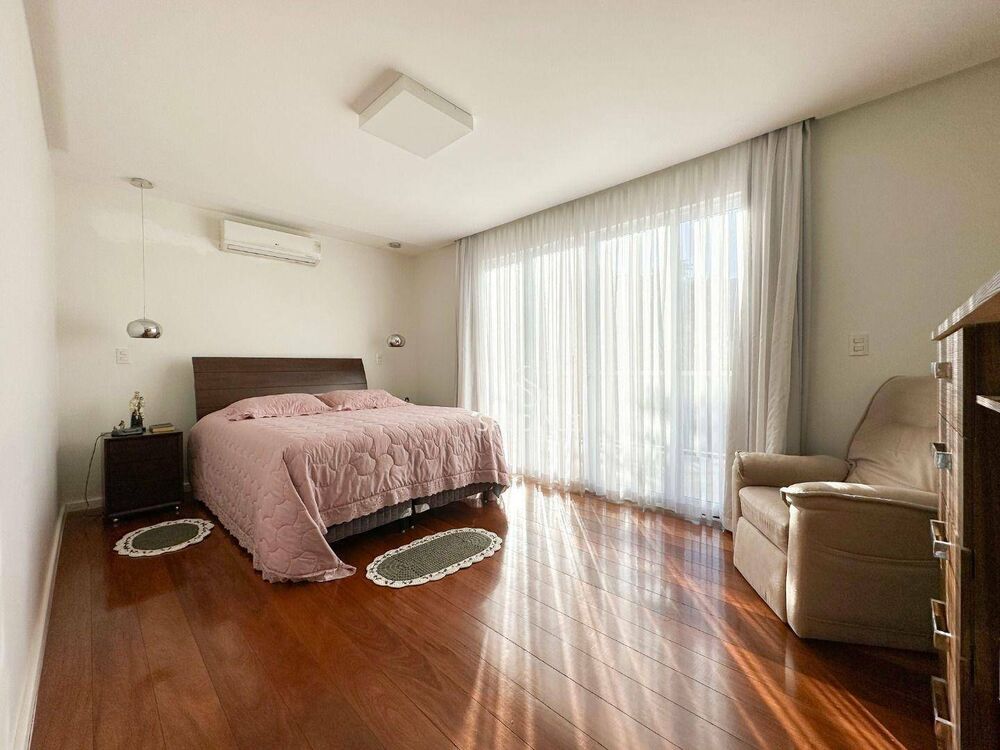Casa de Condomínio à venda com 4 quartos, 230m² - Foto 4