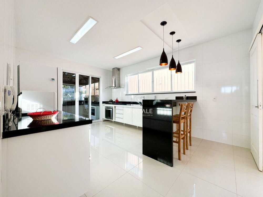 Casa de Condomínio à venda com 4 quartos, 230m² - Foto 8