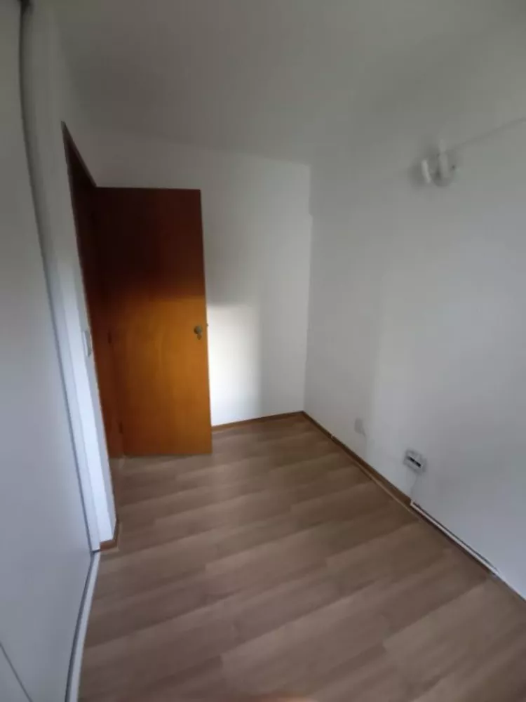 Apartamento à venda com 3 quartos, 65m² - Foto 2