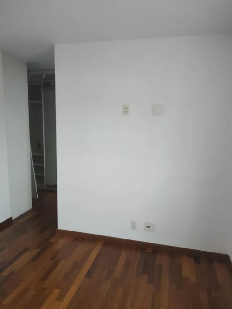 Apartamento à venda com 3 quartos, 136m² - Foto 3