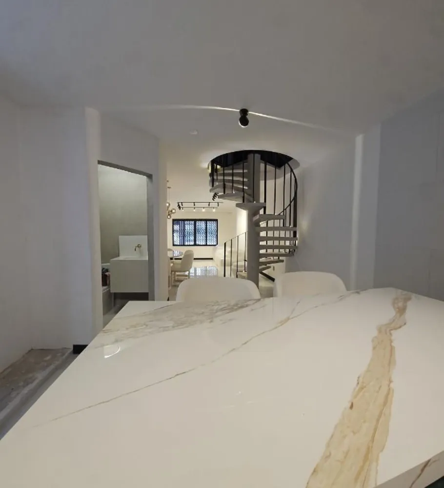 Sobrado, 4 quartos, 240 m² - Foto 2