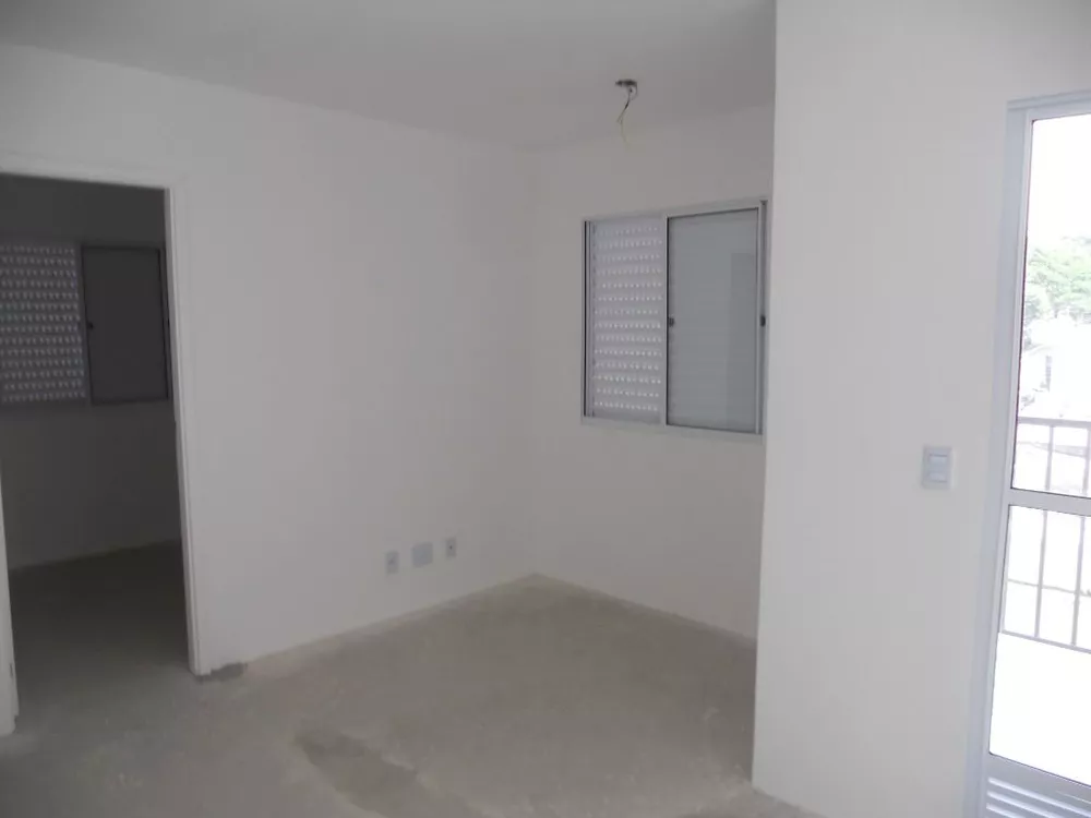 Apartamento à venda com 1 quarto, 32m² - Foto 2