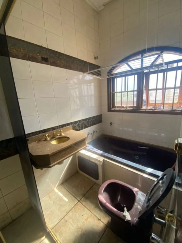 Casa, 6 quartos, 226 m² - Foto 2
