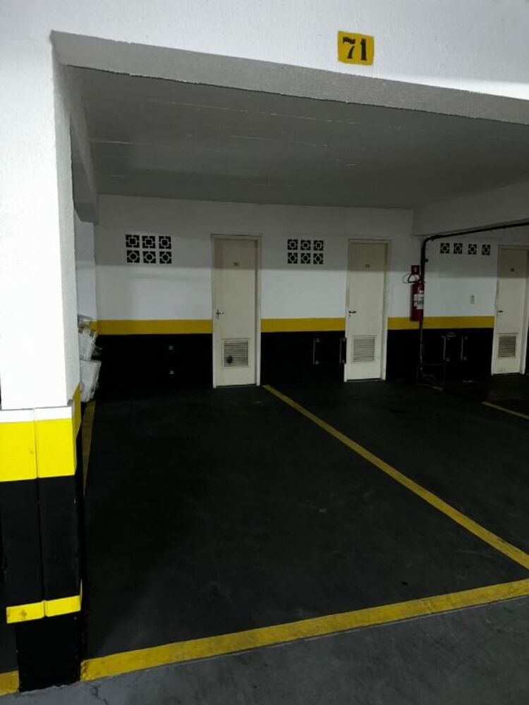 Apartamento à venda com 3 quartos, 75m² - Foto 2