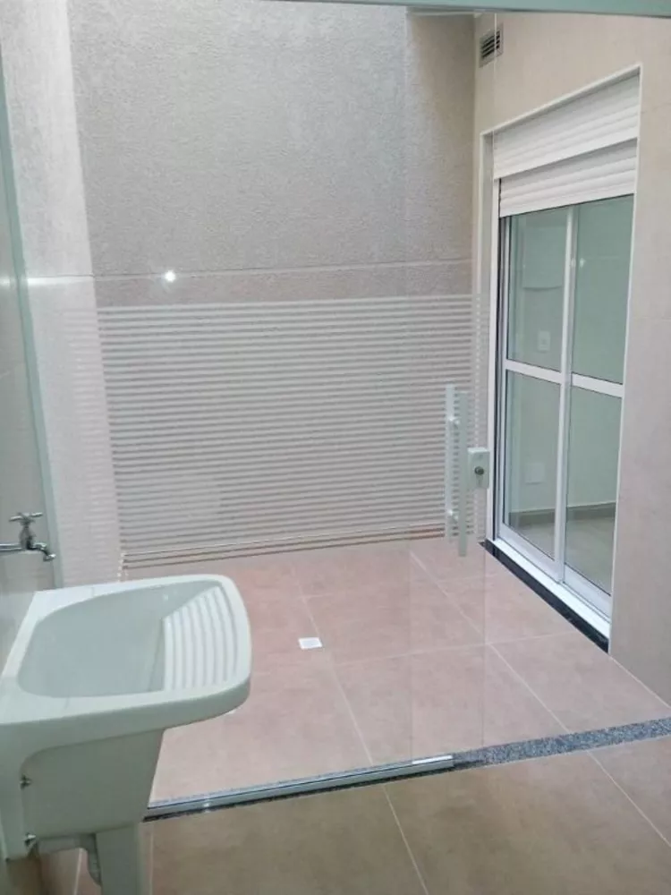 Sobrado à venda com 3 quartos, 170m² - Foto 2