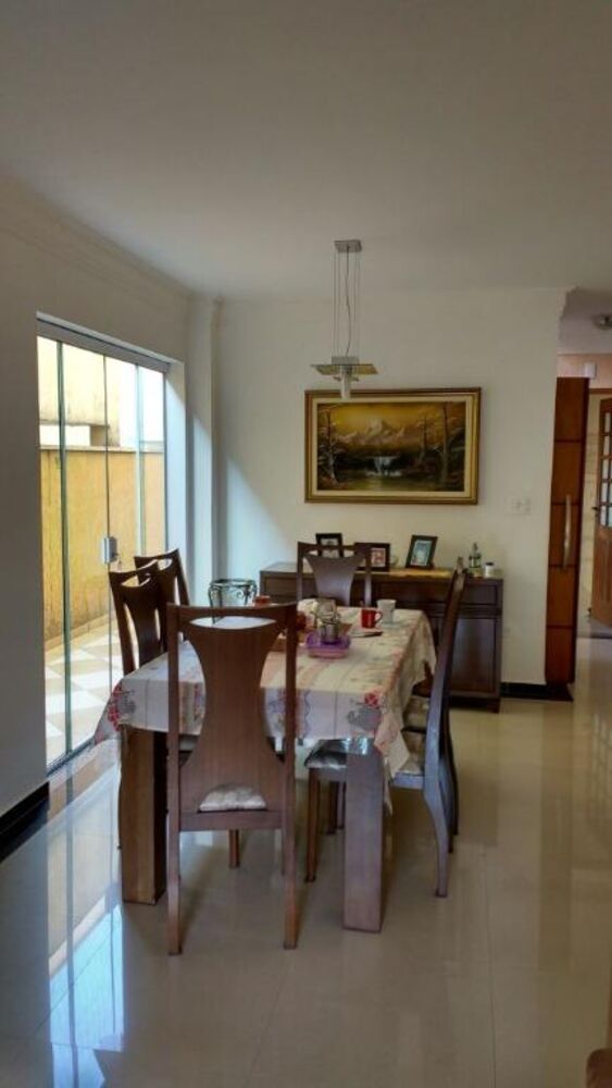 Sobrado à venda com 3 quartos, 280m² - Foto 1