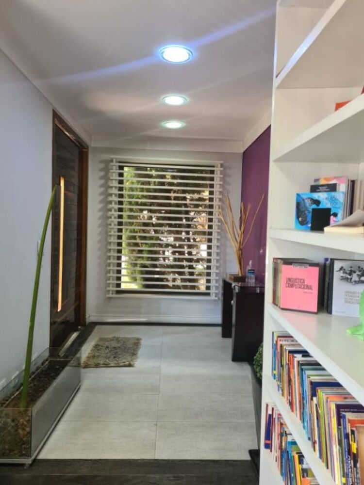 Sobrado à venda com 4 quartos, 383m² - Foto 1