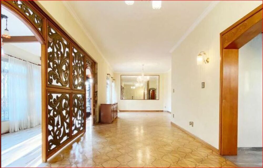 Casa à venda com 3 quartos, 380m² - Foto 3