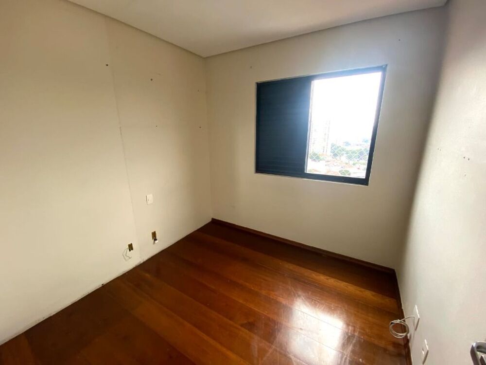 Apartamento à venda com 3 quartos, 156m² - Foto 8