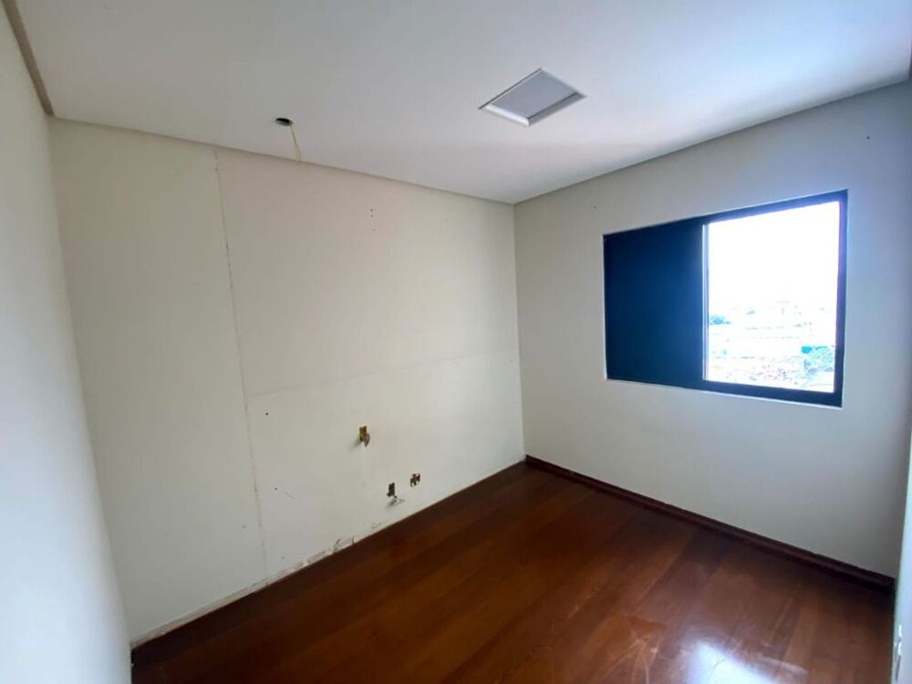 Apartamento à venda com 3 quartos, 156m² - Foto 10
