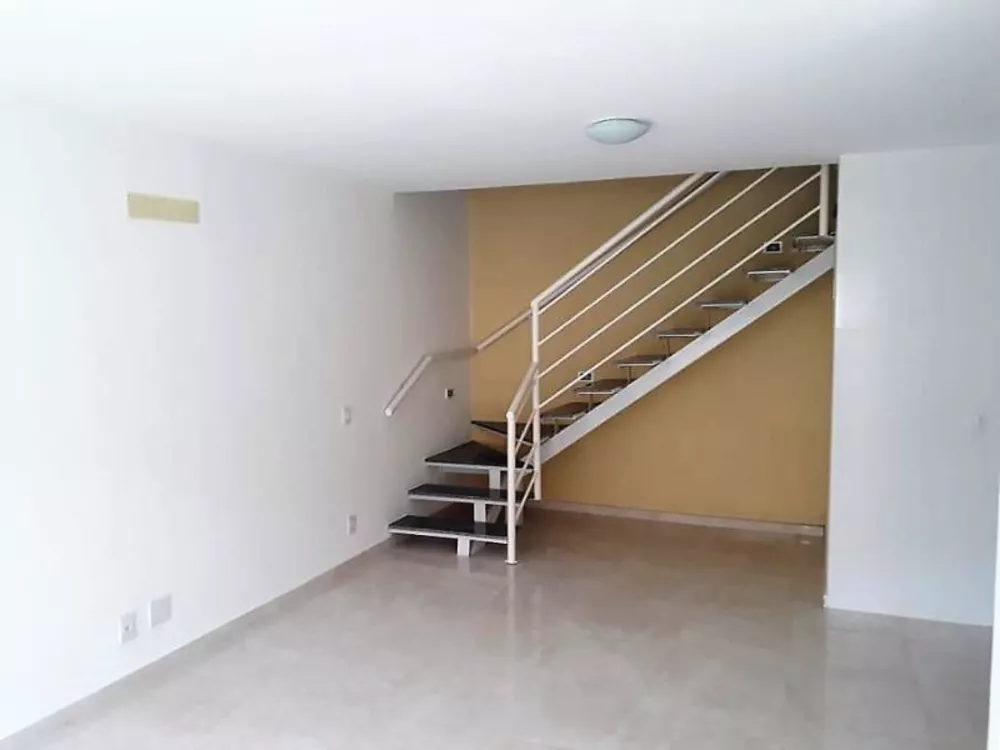 Casa à venda com 3 quartos, 116m² - Foto 2