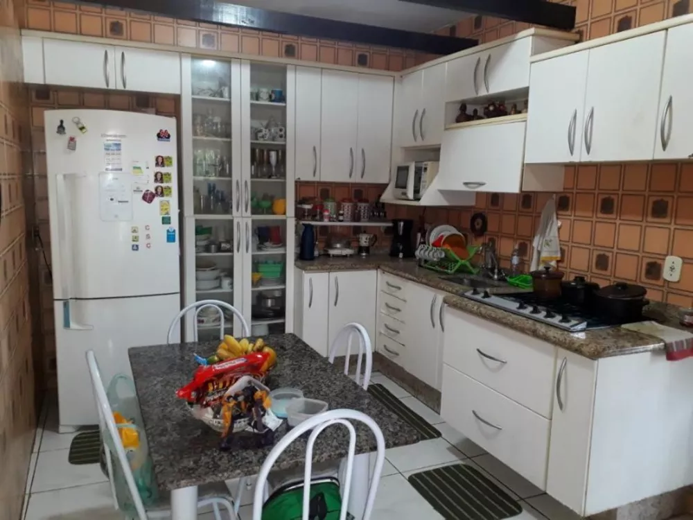 Casa, 4 quartos, 250 m² - Foto 38