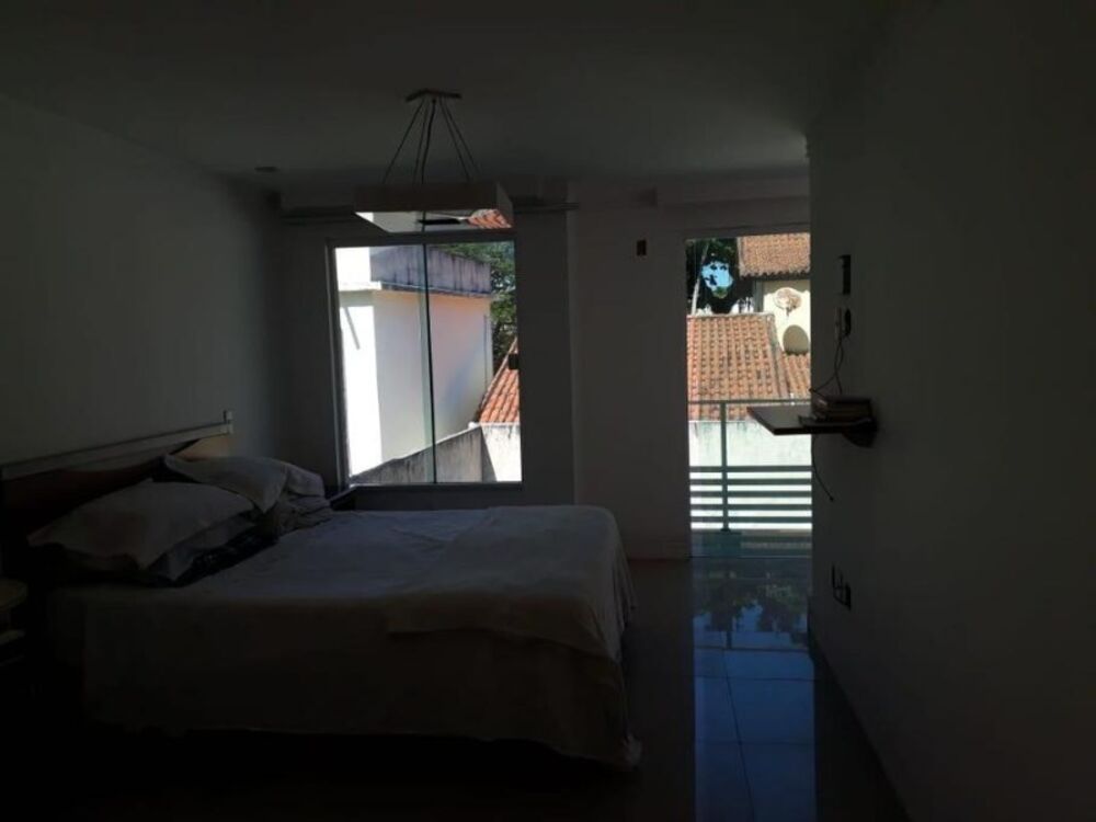 Casa, 5 quartos, 260 m² - Foto 1