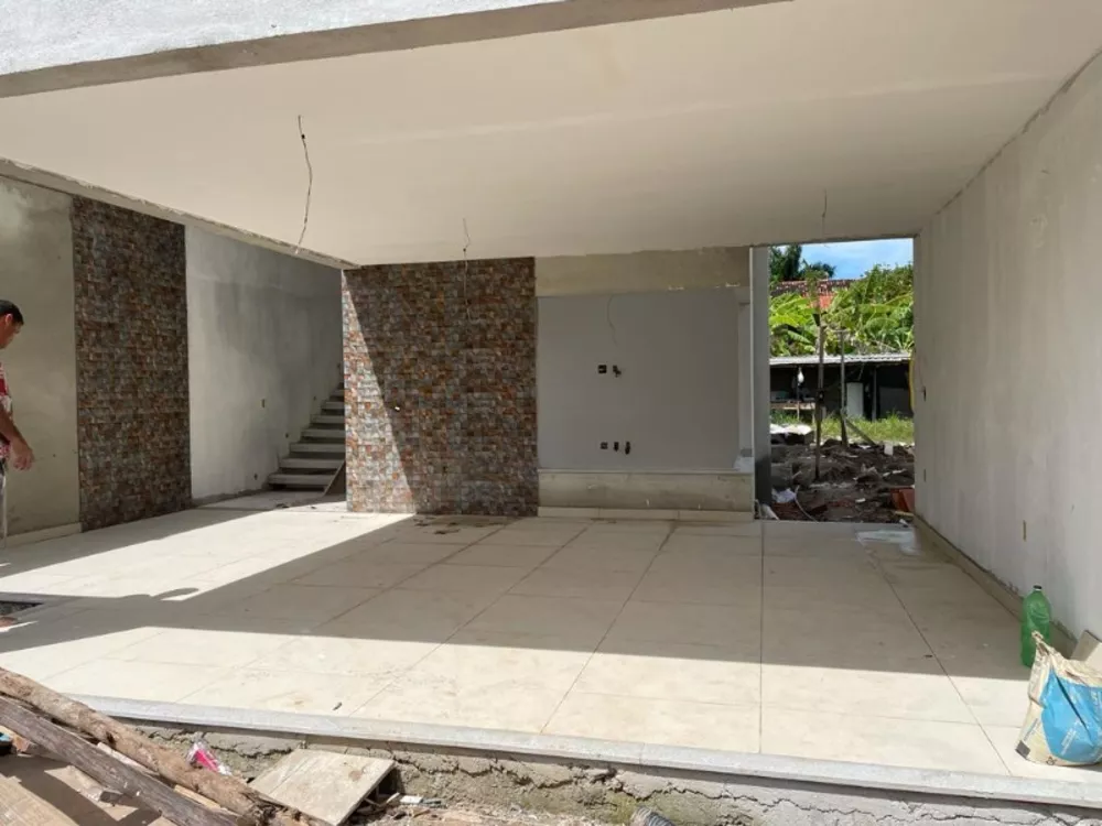 Casa à venda com 4 quartos, 216m² - Foto 2