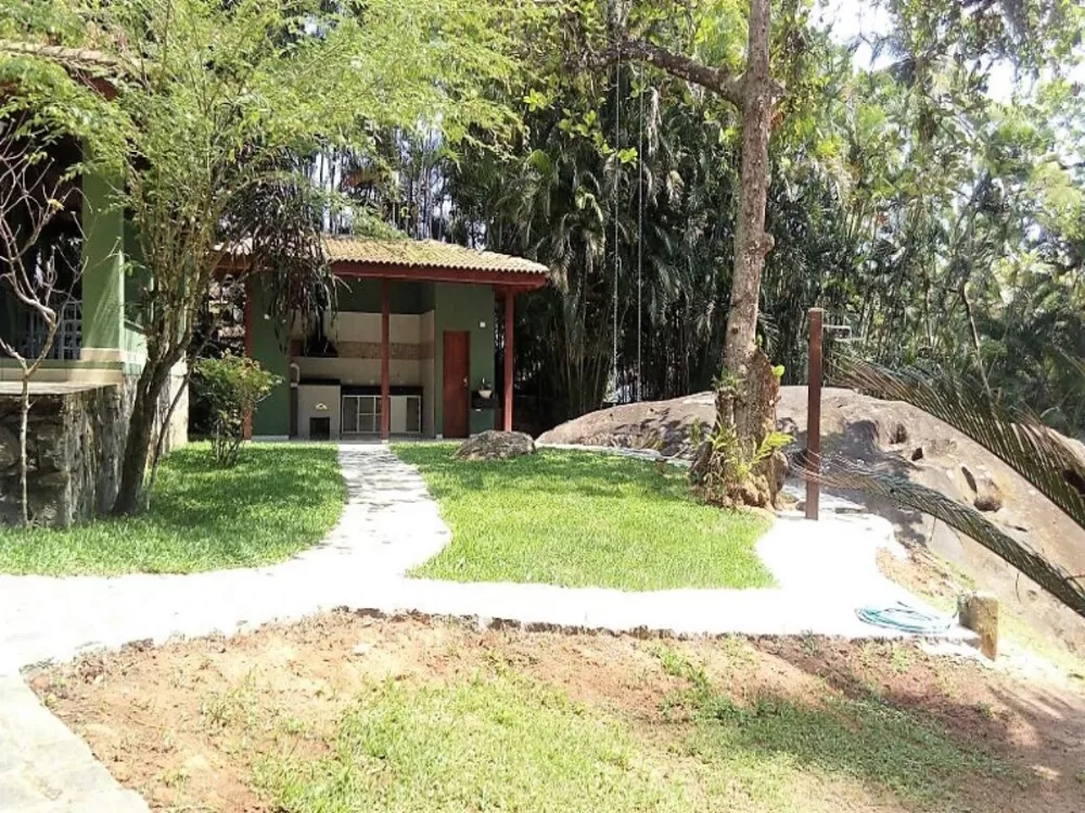 Casa à venda com 4 quartos, 300m² - Foto 2