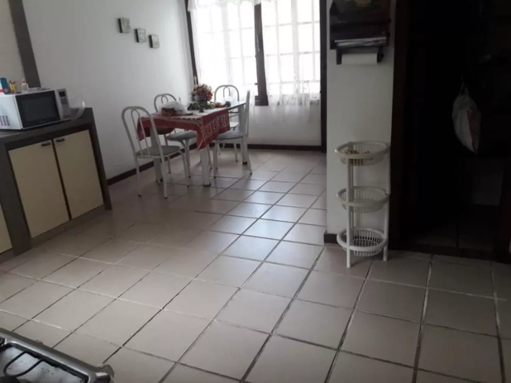 Casa, 4 quartos, 240 m² - Foto 13