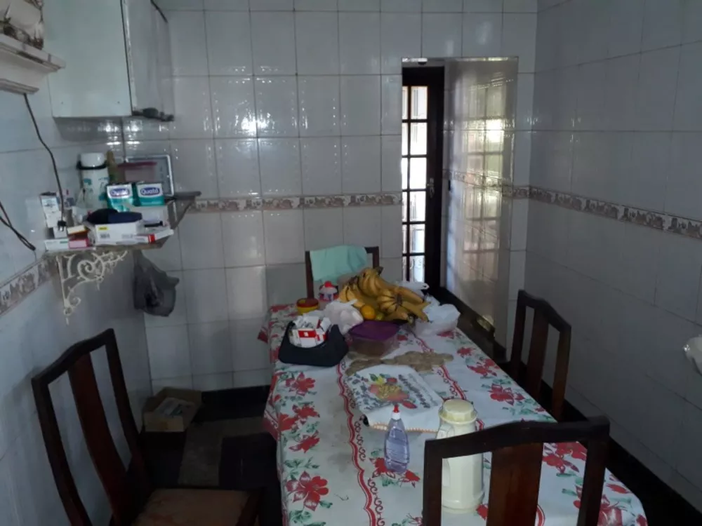 Casa, 5 quartos, 210 m² - Foto 1