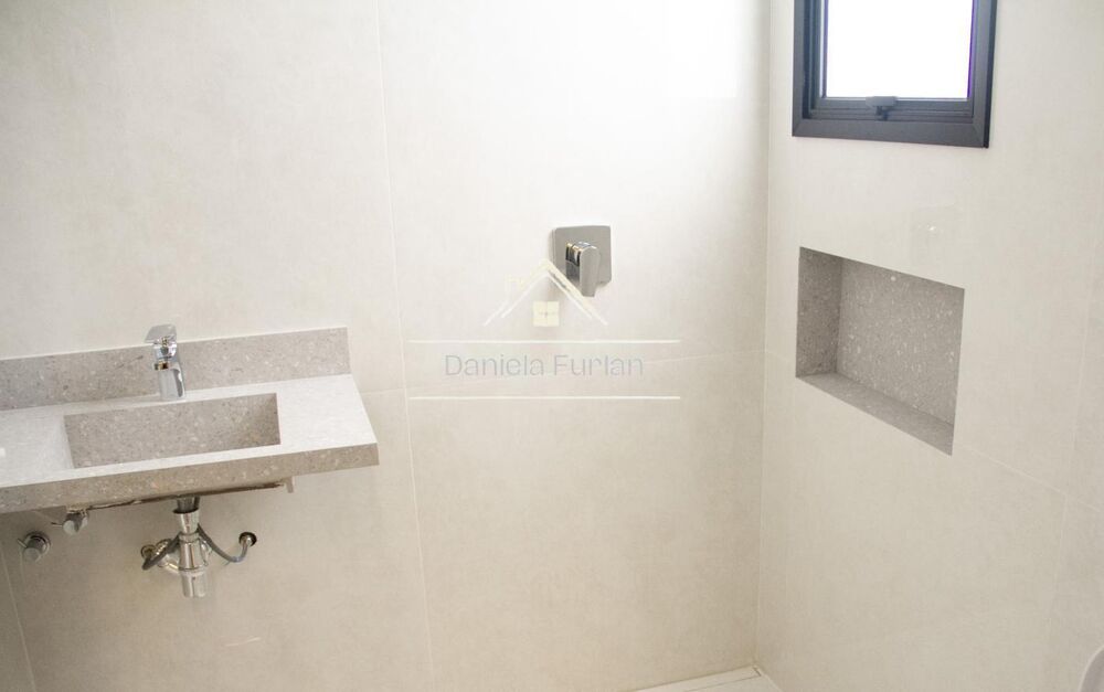 Casa de Condomínio à venda com 4 quartos, 313m² - Foto 4
