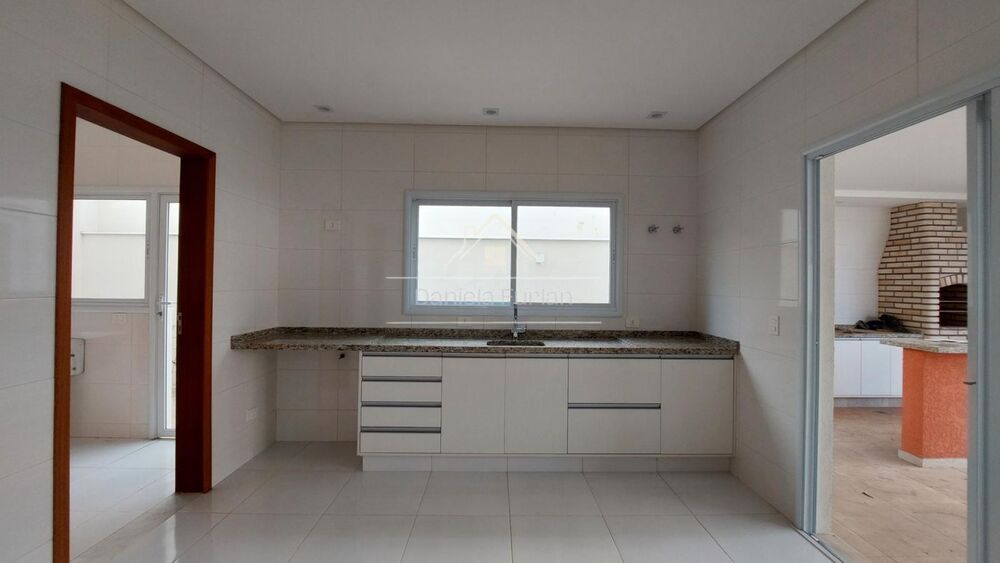 Casa de Condomínio à venda com 3 quartos, 250m² - Foto 5