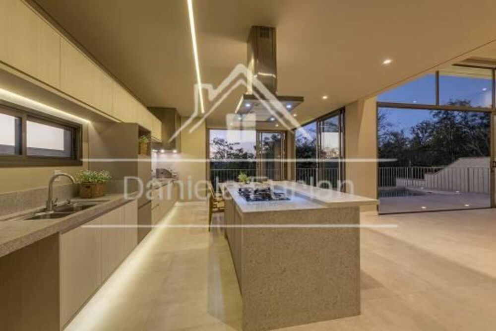 Casa de Condomínio à venda com 3 quartos, 233m² - Foto 3